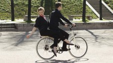 Hermès ukazuje nová jízdní kola s pomocí akrobatů