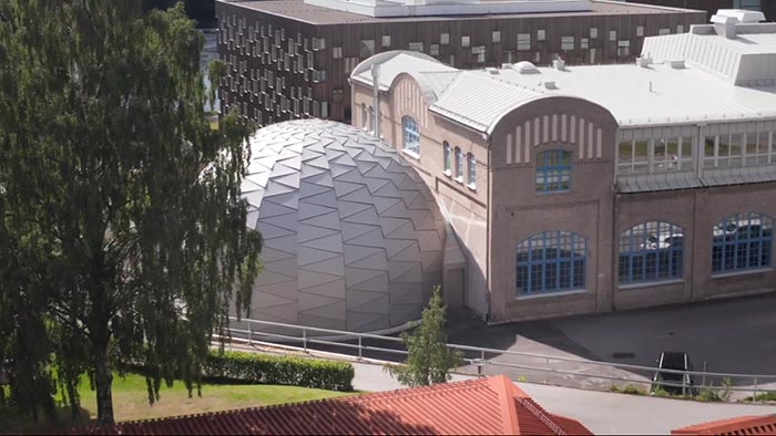 Ve Švédsku rozšířili věděcky zaměřený kampus školy o přednáškovou kupoli