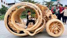 Vietnamec postavil pro své dítě funkční dřevěné auto podle obrázku od umělé inteligence
