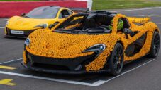 Český tým Lego postavil z 340 000 kostek funkční sporťák McLaren P1